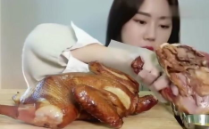 韩国小姐姐吃烤鸡声控,舌尖上的魅力瞬间