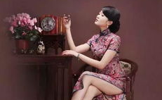 旗袍美女脱得只剩下蕾丝,旗袍美女的性感裸露瞬间”