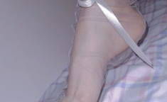 为什么女生的袜子一直都这么白,女生的袜子为何始终洁白如雪