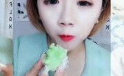 小姐姐吃黑色玫瑰花,小姐姐的独特美食体验